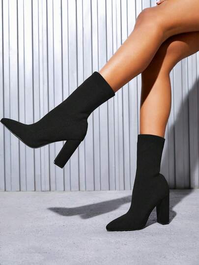 bota meia feminina, bota feminina preta, bota salto grosso, bota cano médio, bota feminina inverno 2025, bota confortável feminina, bota feminina estilosa, bota feminina salto alto, bota preta com salto, bota justa no tornozelo, bota moderna feminina, bota feminina para festa, bota elegante feminina, bota preta salto grosso alto, bota feminina cano médio preta
Anabeaz
