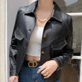 jaqueta feminina de couro, jaqueta slim feminina, jaqueta preta feminina, jaqueta marrom feminina, jaqueta couro sintético, jaqueta inverno elegante, jaqueta casual chique
anabeaz